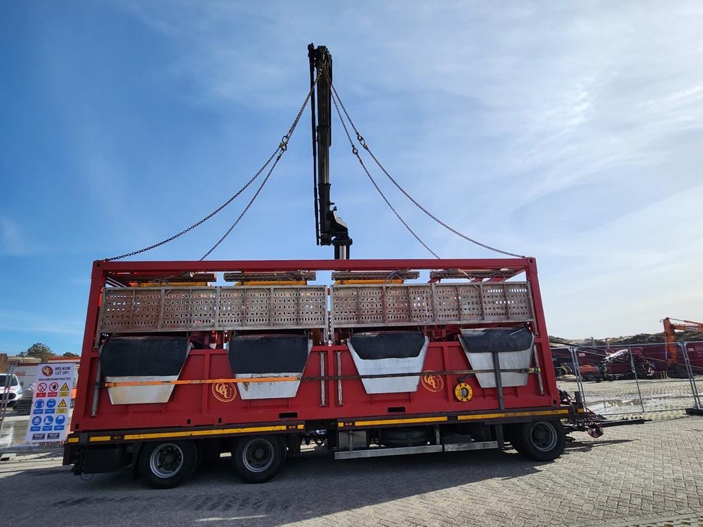 Rigs on the move..... - RGR